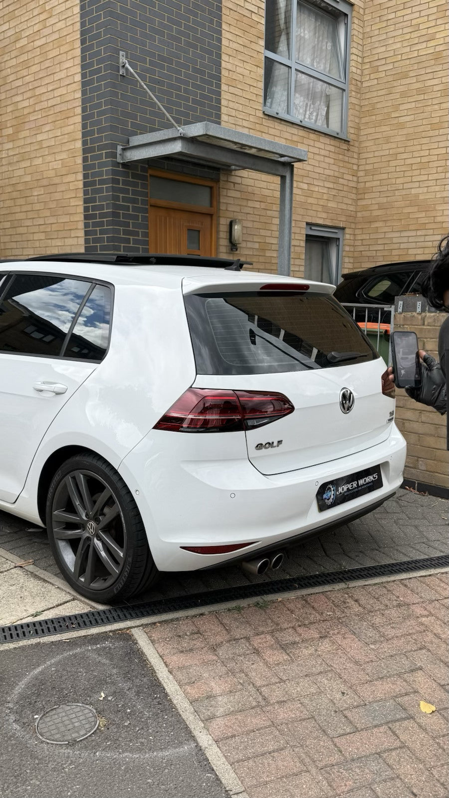 VLAND Plug and Play LED Red Tail Lights for 2013–2019 VW Golf MK 7 and MK 7.5